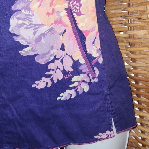 Koi by Kathy Peterson Scrub Top XS - Picture 4 of 6
